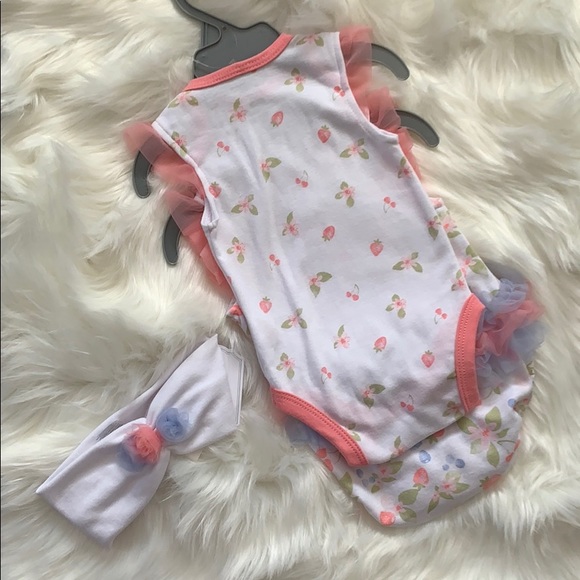 Set of onesies - Picture 2 of 4